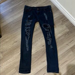 FOREVER21 DISTRESSED BLUE JEANS